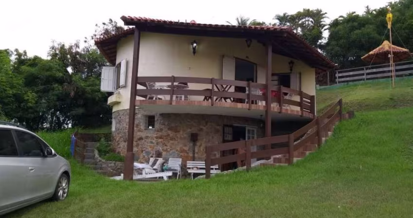 Casa independente Em Condomínio