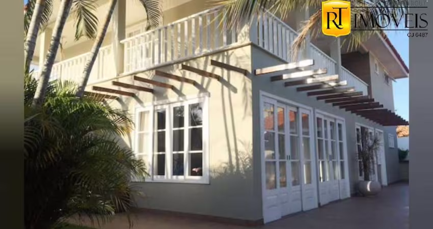 Linda Casa em Condomínio de Alto Padrão