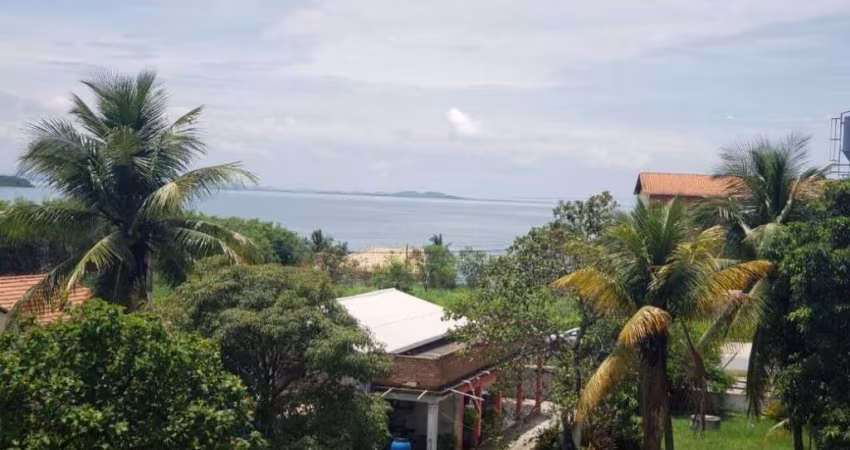 Casa beira da Lagoa em Iguabinha Araruama