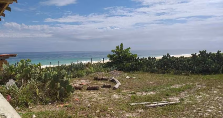 Terreno murado com vista para o mar em Praia Seca em Araruama