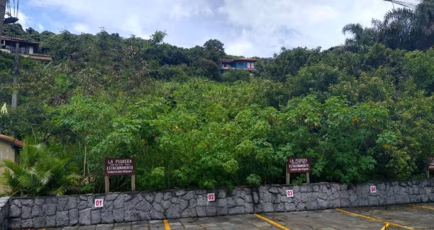 Terreno excepcional de 1.800 m² na Praia de João Fernandes em Búzios