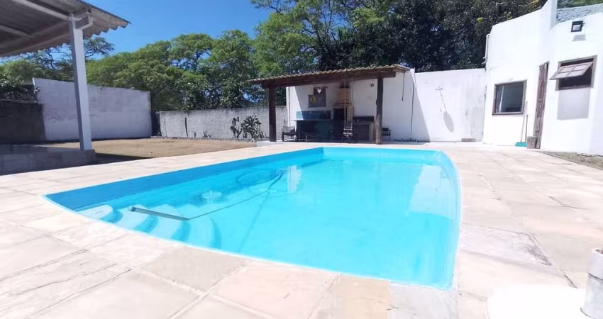 Casa independente em condomínio próximo a praia
