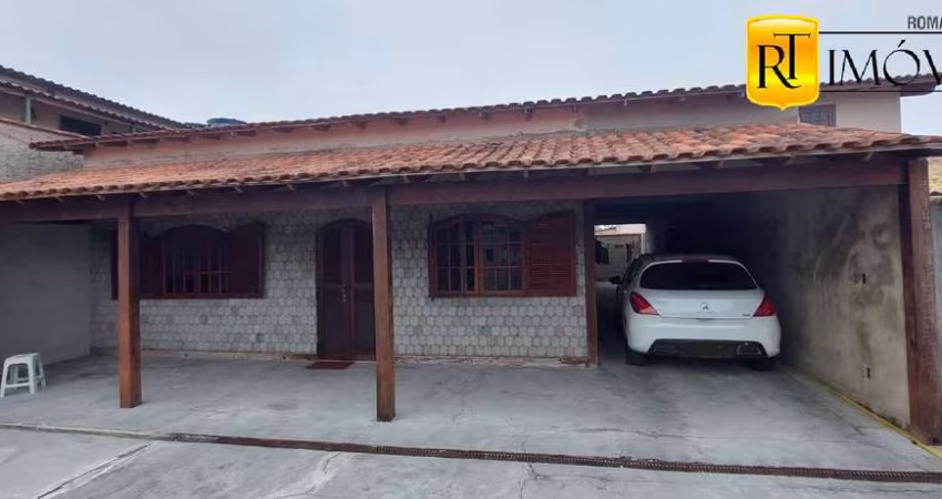 Casa linear com ótimo espaço externo no Jardim Olinda