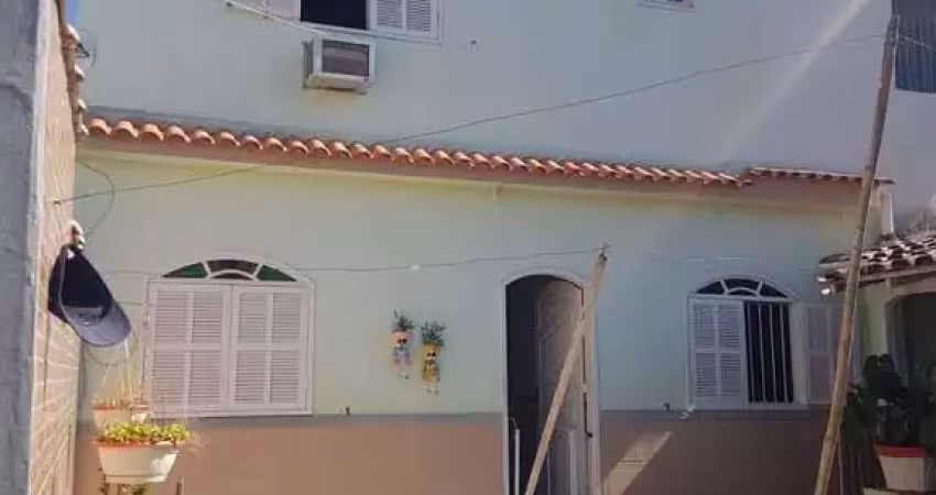 Casa com 3 quartos à venda na Praça da Bandeira, Araruama 