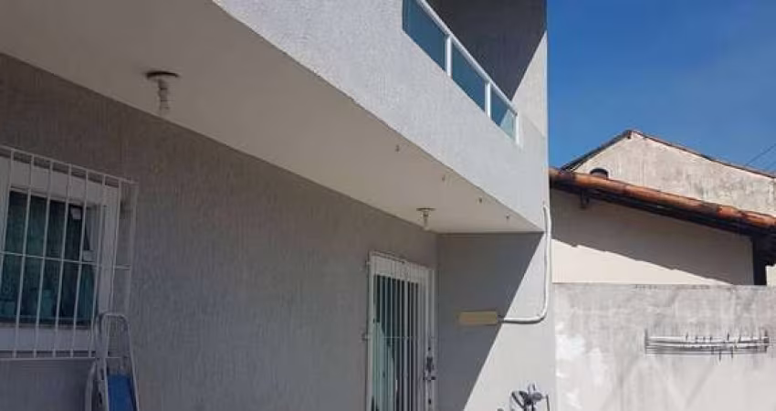 Duplex de 2 Quartos na Praça da Bandeira - Araruama/RJ