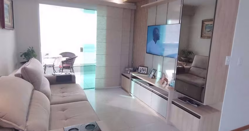 Apartamento amplo a venda com vista deslumbrante para o canal