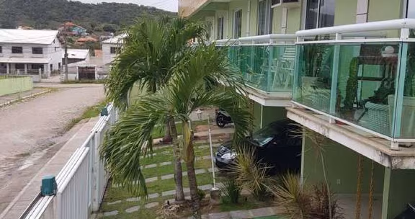 Triplex com 2 Suítes a Venda em Iguabinha - Araruama/RJ