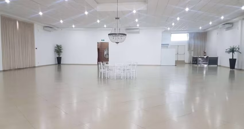 Galpão para Venda ou Locação em Araruama/RJ
