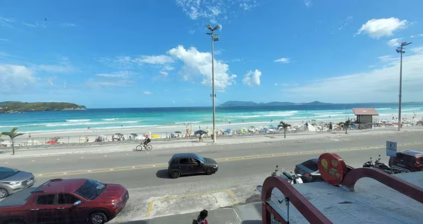 Apartamento de 02 quartos a venda de frente a Praia do Forte, Cabo Frio/RJ
