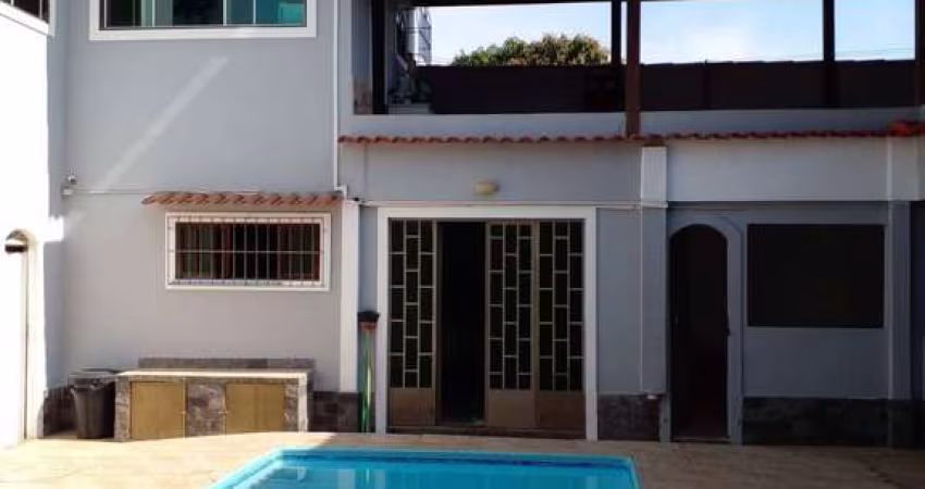 Casa com 4 quartos a venda no Coqueiral em Araruama/RJ