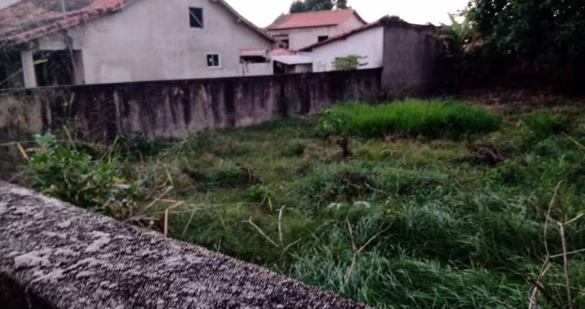 Terreno com 450m² a venda em Três Vendas - Araruama/RJ