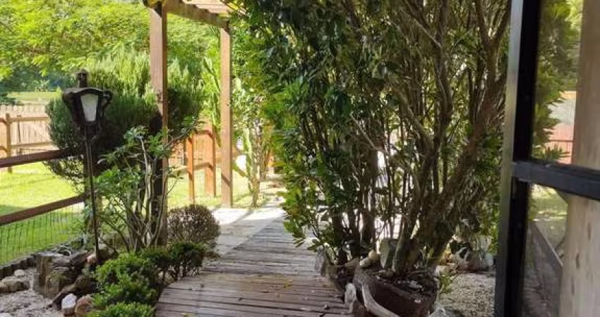 Casa à venda com 2 suítes, próximo ao Mar Araruama, em Praia Seca Araruama