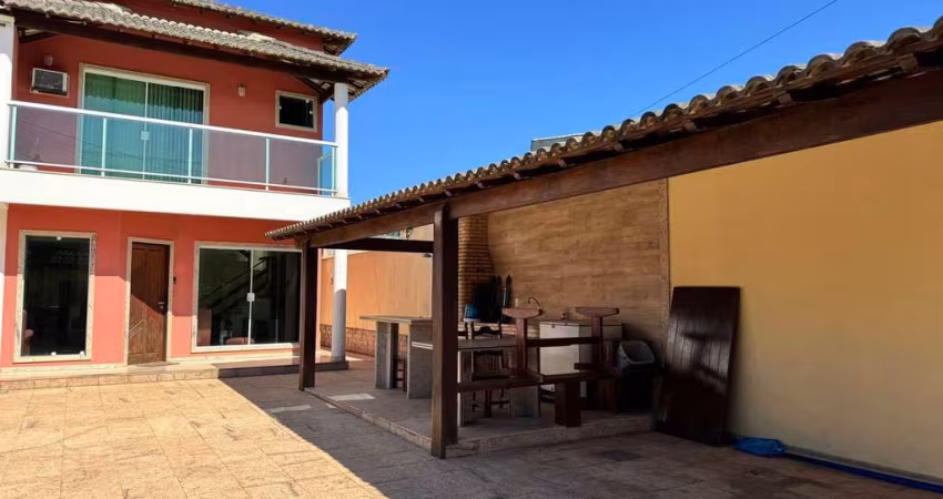 Casa a poucos passos da Praia do Foguete à venda, Cabo Frio/RJ
