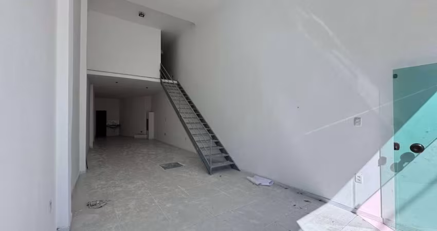 Loja com 104m² para locação próximo à rodoviária, Cabo Frio/RJ