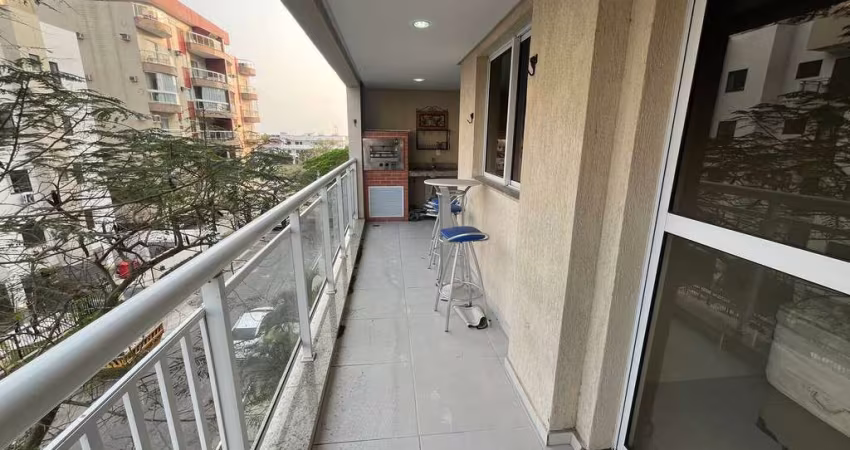 Apartamento à venda mobiliado de 2 quartos no Braga, Cabo Frio/RJ