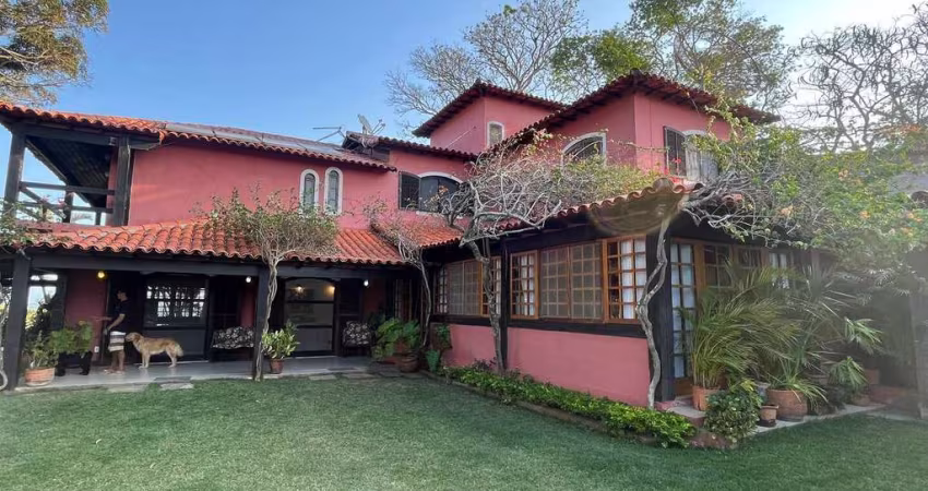 Casa de 5000 m² em frente à lagoa à venda em São Pedro/RJ