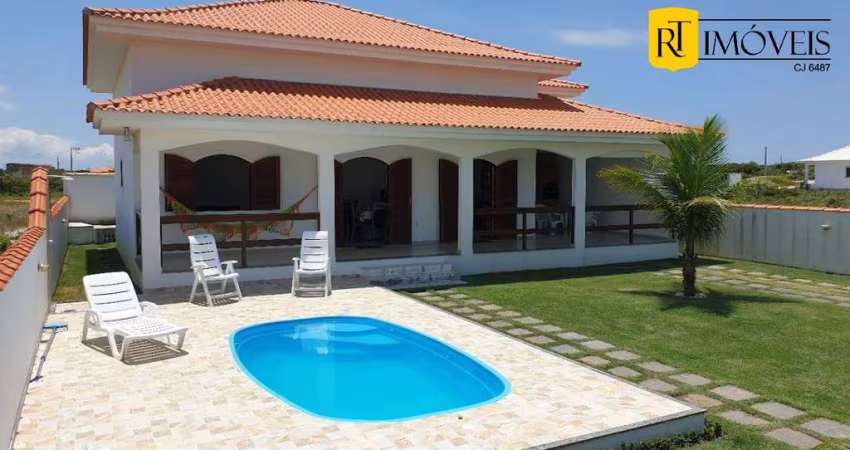 Bela casa com 3 quartos à venda em condomínio em Arraial do Cabo/RJ
