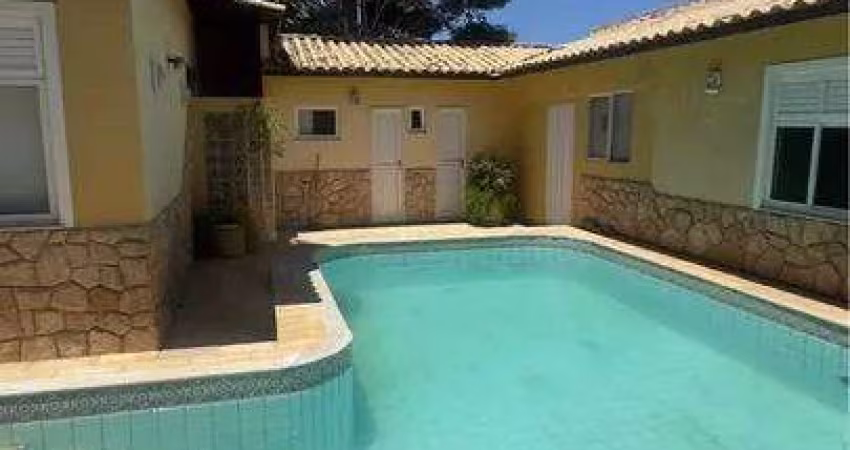 Linda casa em condomínio em São Pedro da Aldeia