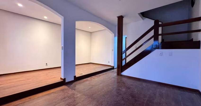 Casa duplex para locação com 3 quartos no Jardim Caiçara, Cabo Frio/RJ