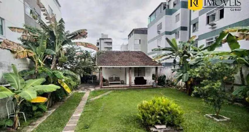 Casa independente com uma localização ótima na passagem, cabo frio/rj