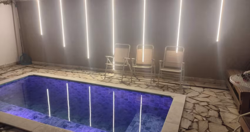 Linda casa no condomínio horto florestal 2