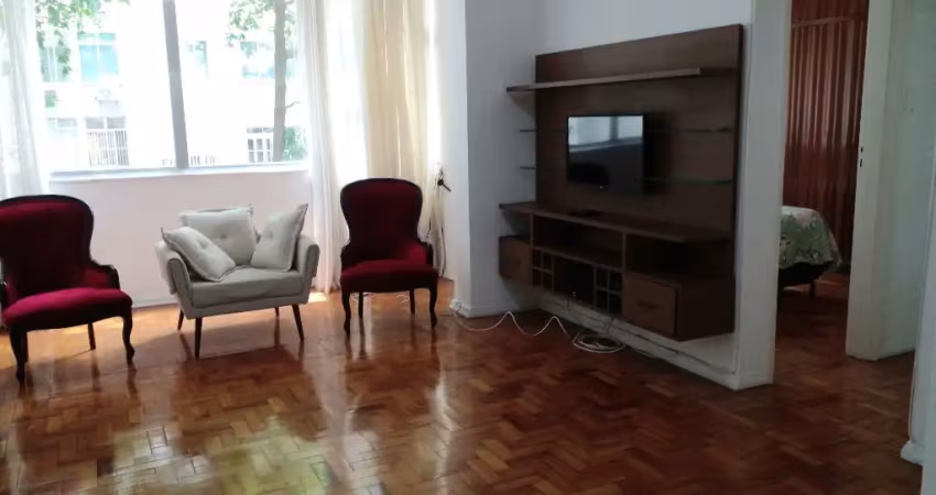Apartamento  a uma quadra da praia reformado copacabana 2 quartos posto6