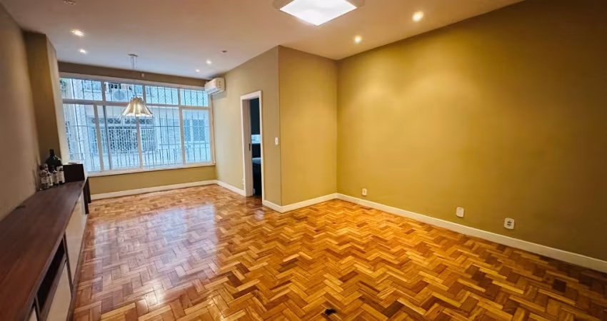 Apartamento impecável com 3 quartos, reformado no Flamengo