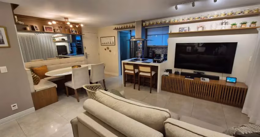 Excelente apartamento reformado c 2 quartos em botafogo