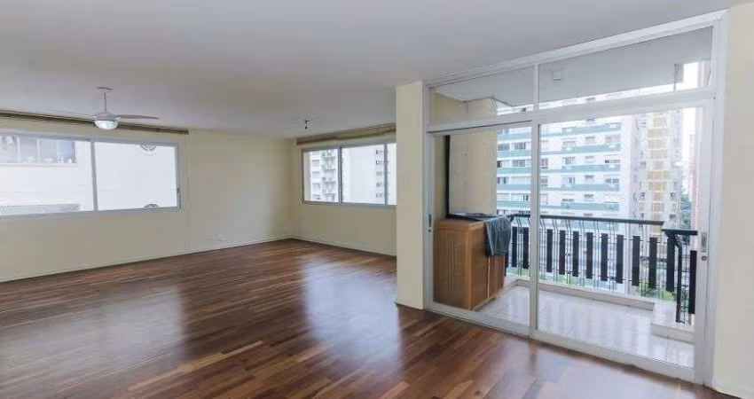Excelente e amplo apartamento no miolo do Itaim 160 metros