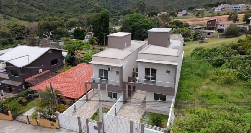 Sobrado para Venda em Florianópolis, Muquém, 4 dormitórios, 1 suíte, 3 banheiros, 1 vaga