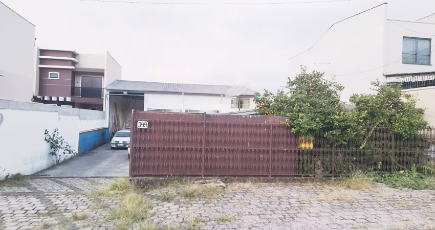 Terreno no Xaxim ,de frente para a rua Área total 519,34m215 por34