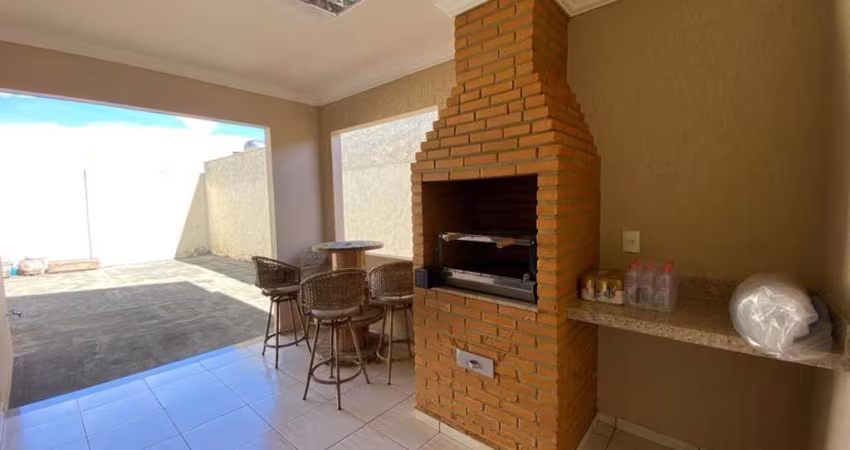 Casa para Venda em Araxá, ALVORADA, 3 dormitórios, 1 suíte, 2 banheiros, 4 vagas