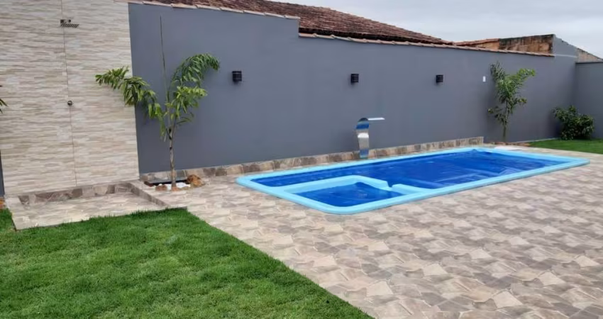 Casa para Venda em Araxá, SANTA RITA, 4 dormitórios, 1 suíte, 3 banheiros, 2 vagas