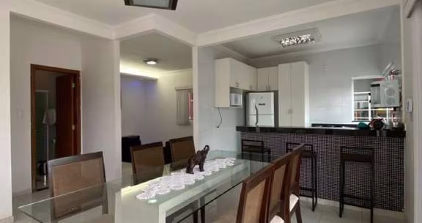 Casa para Venda em Araxá, GUILHERMINA VIEIRA CHAER, 3 dormitórios, 2 suítes, 4 banheiros, 2 vagas