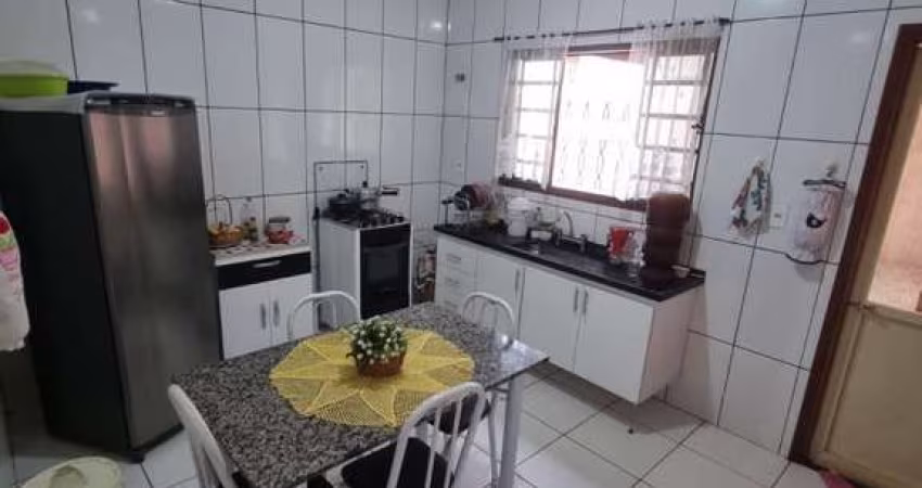 Casa para Venda em Araxá, Jardim Europa, 3 dormitórios, 1 suíte, 2 banheiros, 4 vagas
