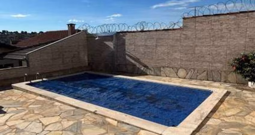 Casa para Venda em Araxá, CENTRO, 3 dormitórios, 1 suíte, 3 banheiros, 2 vagas