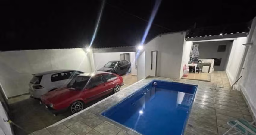 Casa para Venda em Araxá, SÃO FRANCISCO, 3 dormitórios, 1 suíte, 2 banheiros, 3 vagas