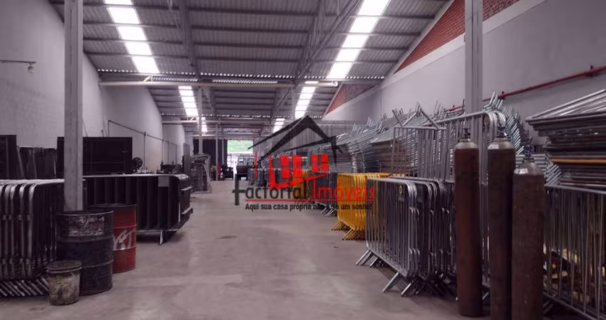 Galpão com 2000m² próximo do Shopping Estação e Av. Cristiano Machado