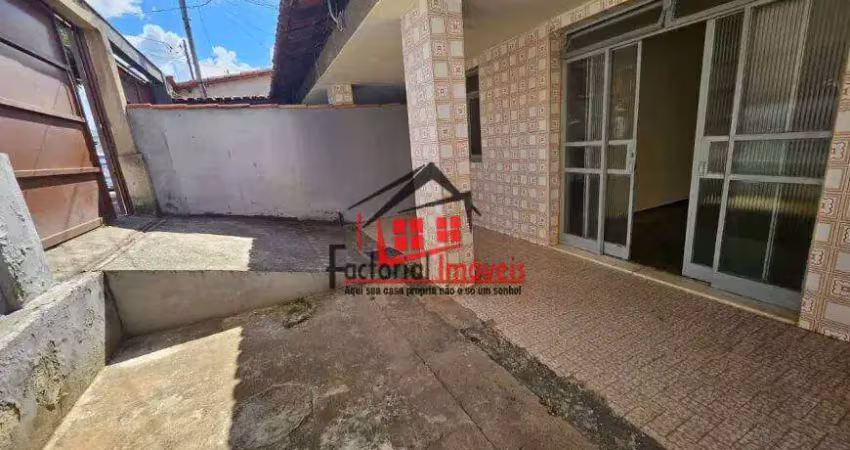 Casa com 2 quartos para alugar na Rua Virgílio, Glória, Belo Horizonte