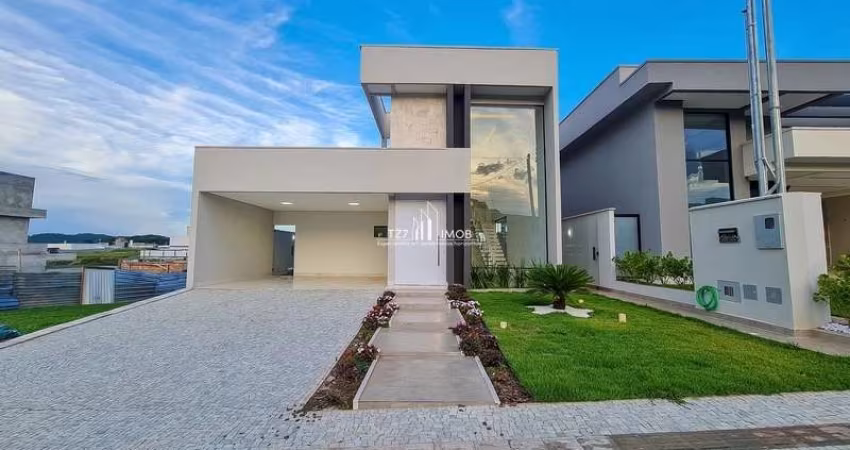 Sobrado com 3 suites plenas no Condomínio Jardim Veneza.