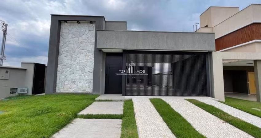 Linda Casa Térrea localizada no Jardins Bolonha, com 3 suítes plenas.