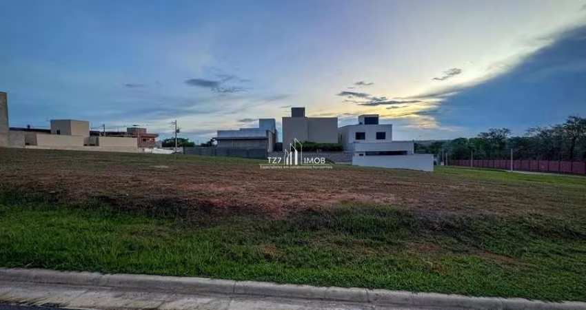 Lote Jardins Capri, sem vizinho de frente com 276,22m² -Quitado