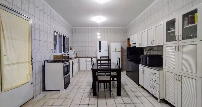 Deslumbrante casa tipo para venda com 3 quartos, sendo 1 suíte, 193m²