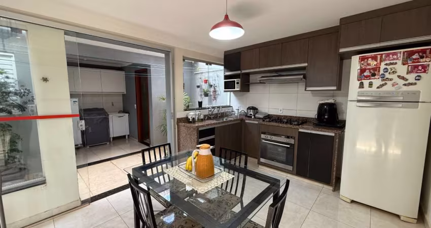 Versátil sobrado para venda com 2 quartos, 160m²
