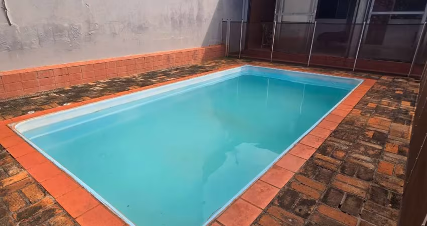 Confortável casa tipo para venda com 2 quartos, 160m²