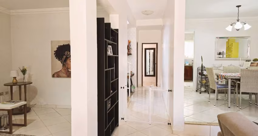 Agradável casa tipo para venda com 4 quartos, sendo 4 suítes, 265m²