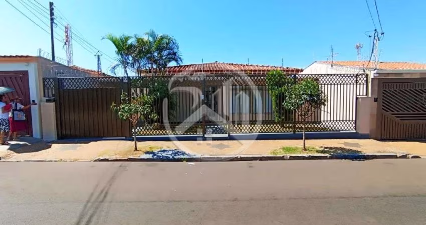 Casa com 4 quartos para alugar no Centro, São Carlos 