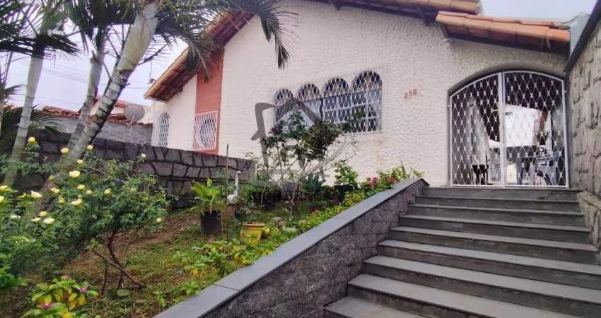 Casa para Venda, Alto dos Passos, 5 dormitórios, 2 suítes, 3 banheiros, 2 vagas