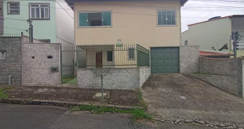 Casa para Venda em Juiz de Fora, Santa Maria, 4 dormitórios, 1 suíte, 3 banheiros, 13 vagas