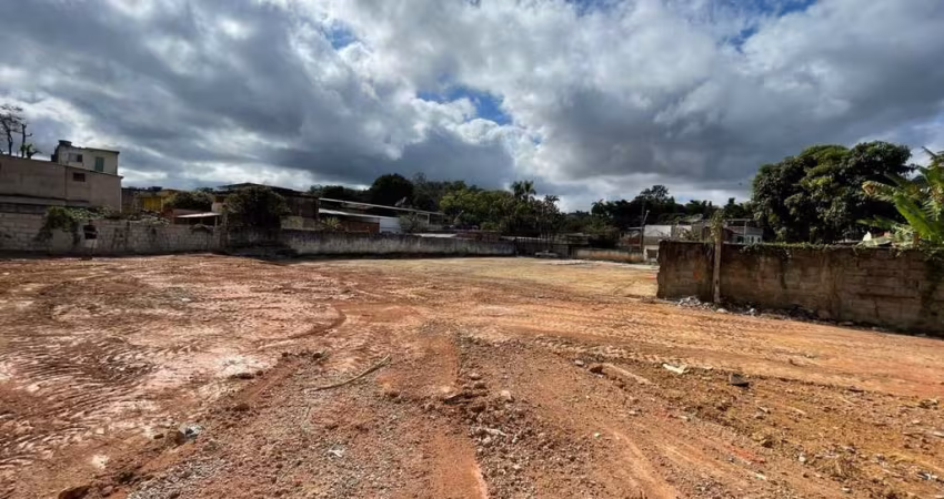 Terreno para Venda em Juiz de Fora, Grama, 1 dormitório, 1 suíte, 1 banheiro, 1 vaga